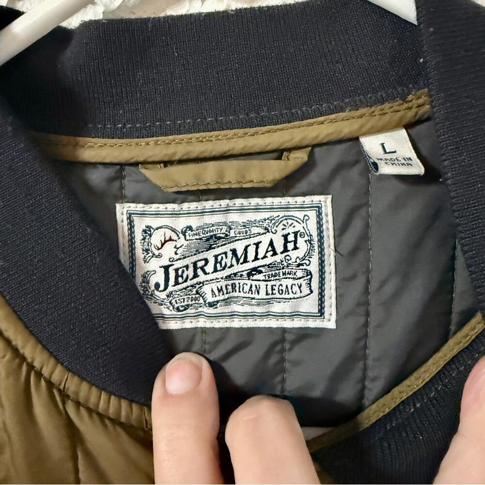 Men's Quilted Bomber Jacket - Olive with Black Accents - Picture 5 of 7